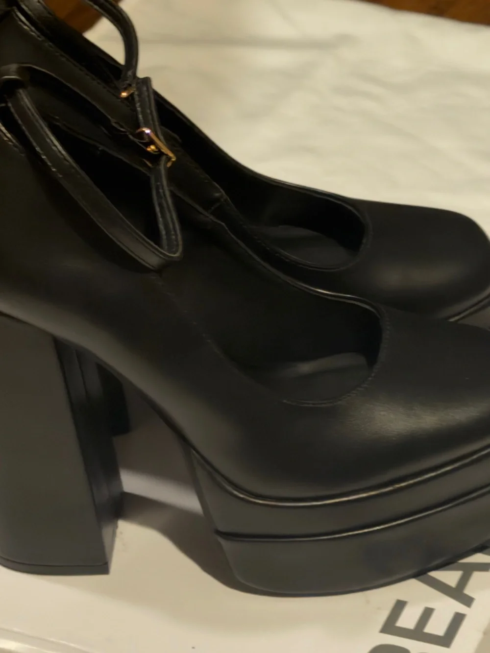 Dream Pairs sleek black